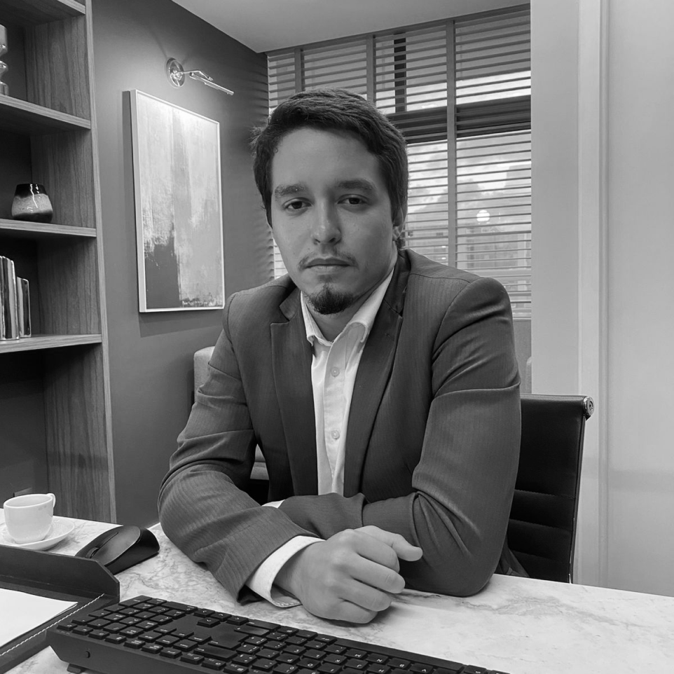 Lucas Torres, gestor da agência de marketing sustentável em Fortaleza de ponta.